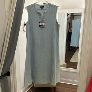 Light Blue Sleeveless Midi Dress